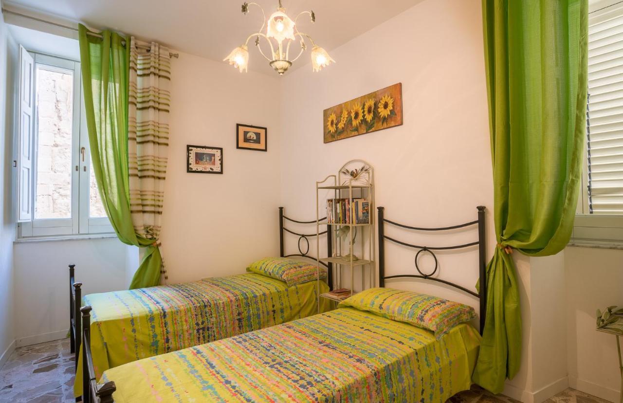 Maniace Sea View Apartment By Ortigia Apartments シラクーサ エクステリア 写真